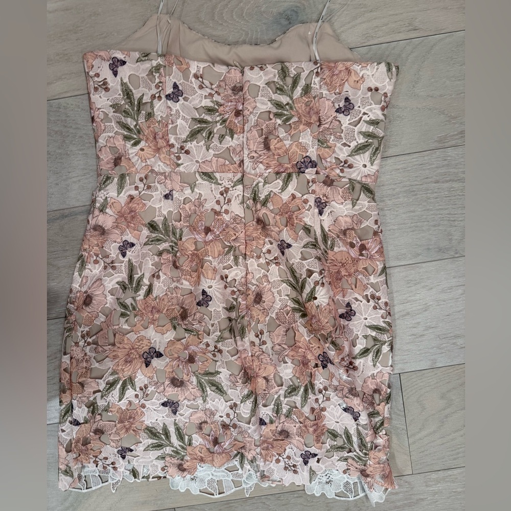 Elliatt Sweetheart Neck strapless floral lace mini dress size 10 - Picture 6 of 6